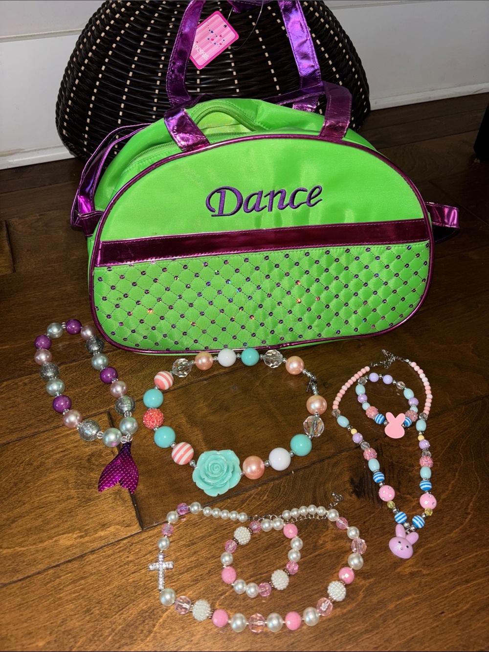 Neon Green "Dance" Duffel with Purple Accents and 6 piece jewelry set. NEW